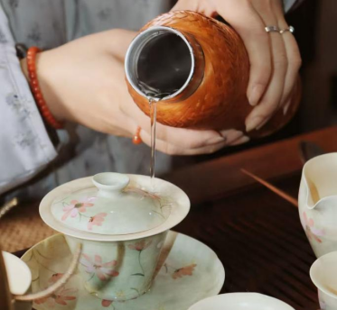 三河古镇·凌宝泰茶楼：一盏茶香氤氲百年，非遗古艺赓续新正