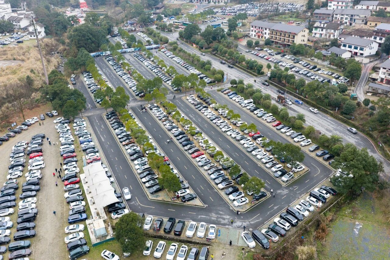 这个春节假期，明月山实力“圈粉”！人气爆棚，年味拉满！