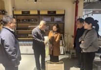 鹰潭市人民政府副市长万玲一行赴露营之家全球供应链贸易中心考察调研