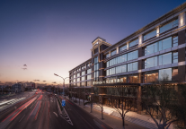 东方设计新叙事：万达生活方式酒店以“在地转译”斩获国际设计大奖