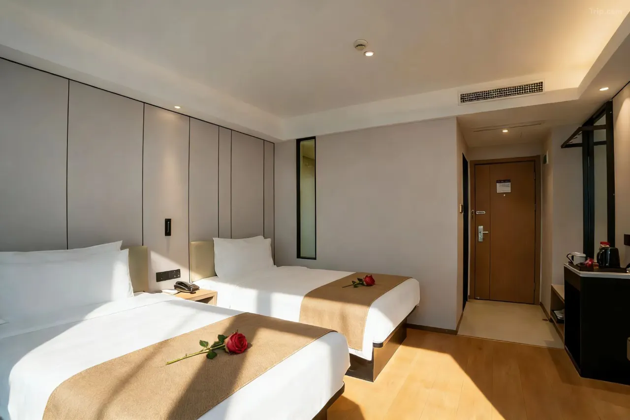 艺龙安云酒店（上海漕河泾印象城虹梅路地铁站店）：科技芯城，高效通勤新枢纽