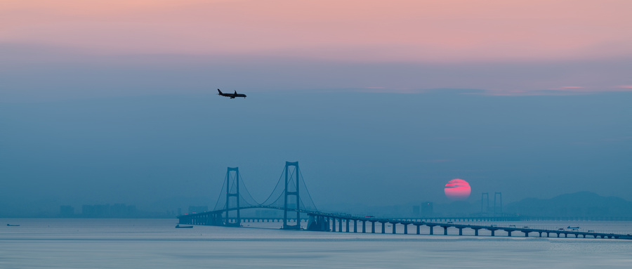 港珠澳大桥珠海口岸出入境旅客累计突破1亿人次