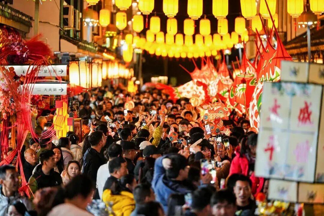 春日预警！三河古镇彻底“夯”爆了