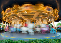 上海迪士尼10岁庆典开启，新主题酒店建设进行时助力消费升级