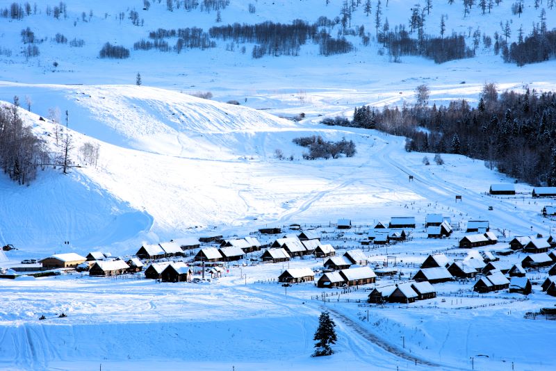 摄图网_501545694_新疆冬季喀纳斯禾木古村落雪景雪乡（企业商用）.jpg