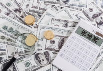 这届酒店年终奖，有人吃肉喝汤，有人碗都没了