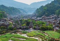 格丽酒店（丹寨万达小镇店）盛大启幕|中式雅境栖苗岭，春赏丹寨享舒心 