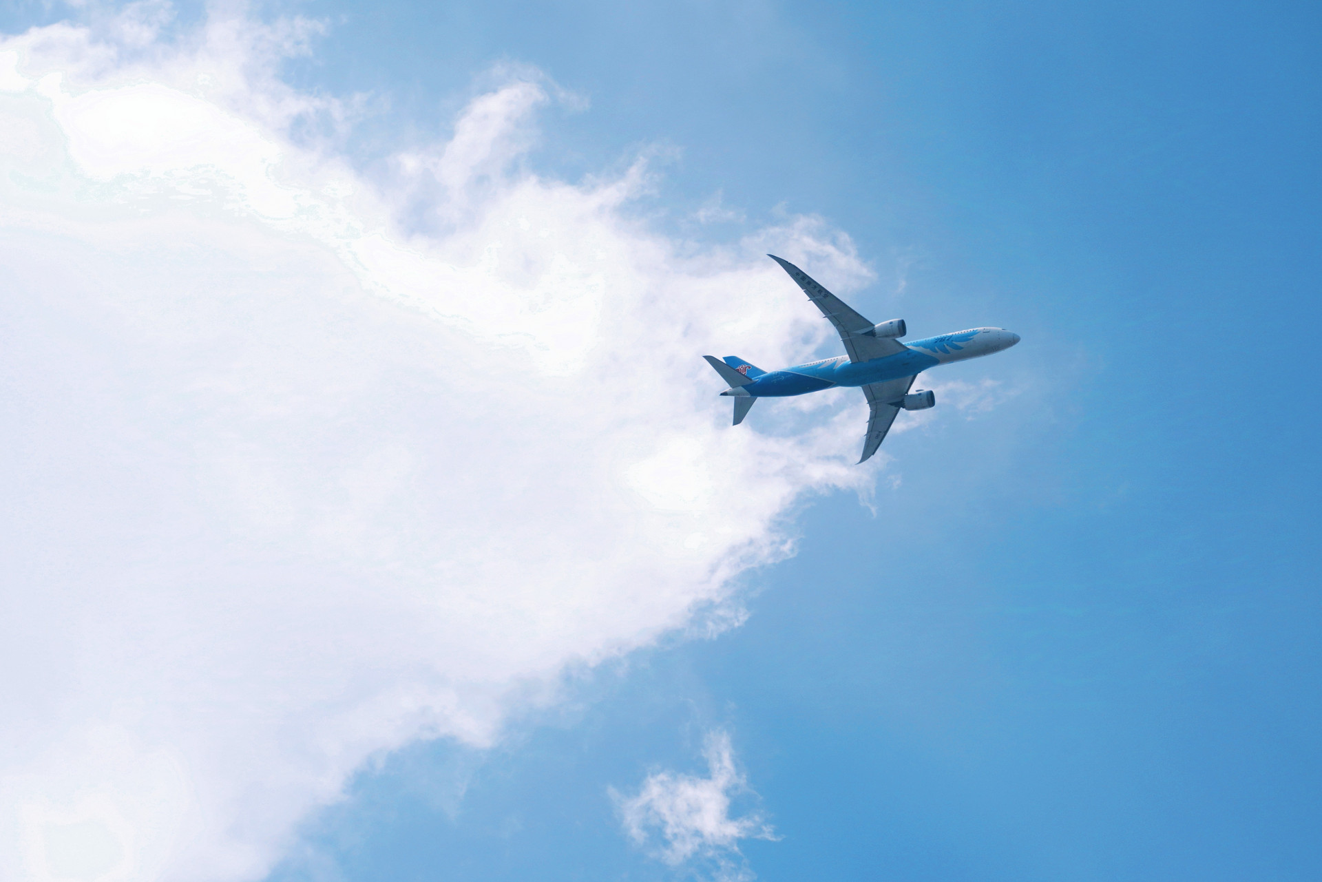 2025年西安咸阳国际机场旅客吞吐量创新高