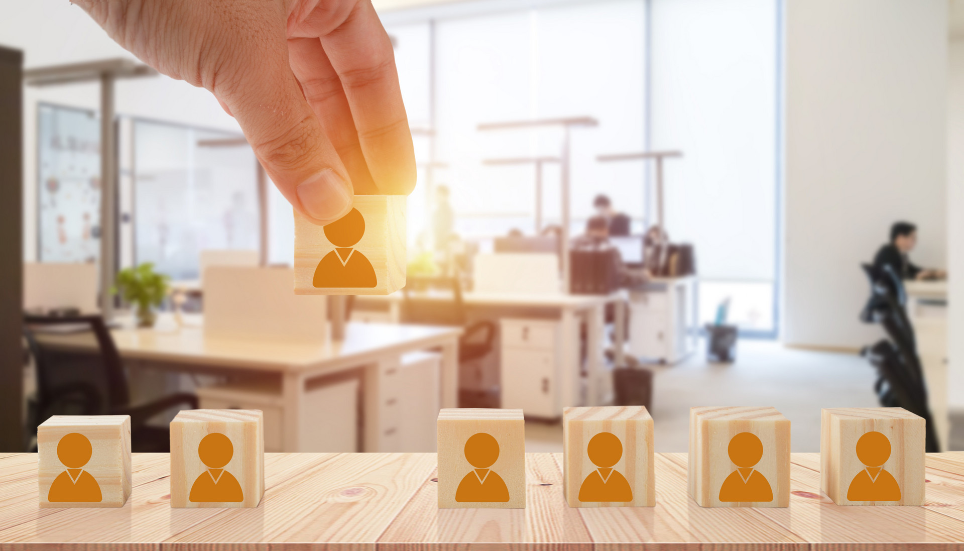 曲江文旅：董事崔瑾辞职