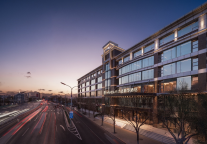 设计驱动差异化：解码“一店一设计”如何支撑万达双品牌战略