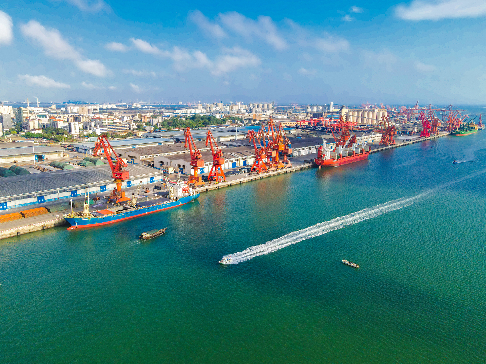 小城不内卷，雅斯特的区域掘金术