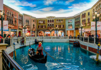 澳门单日出入境客流量破纪录