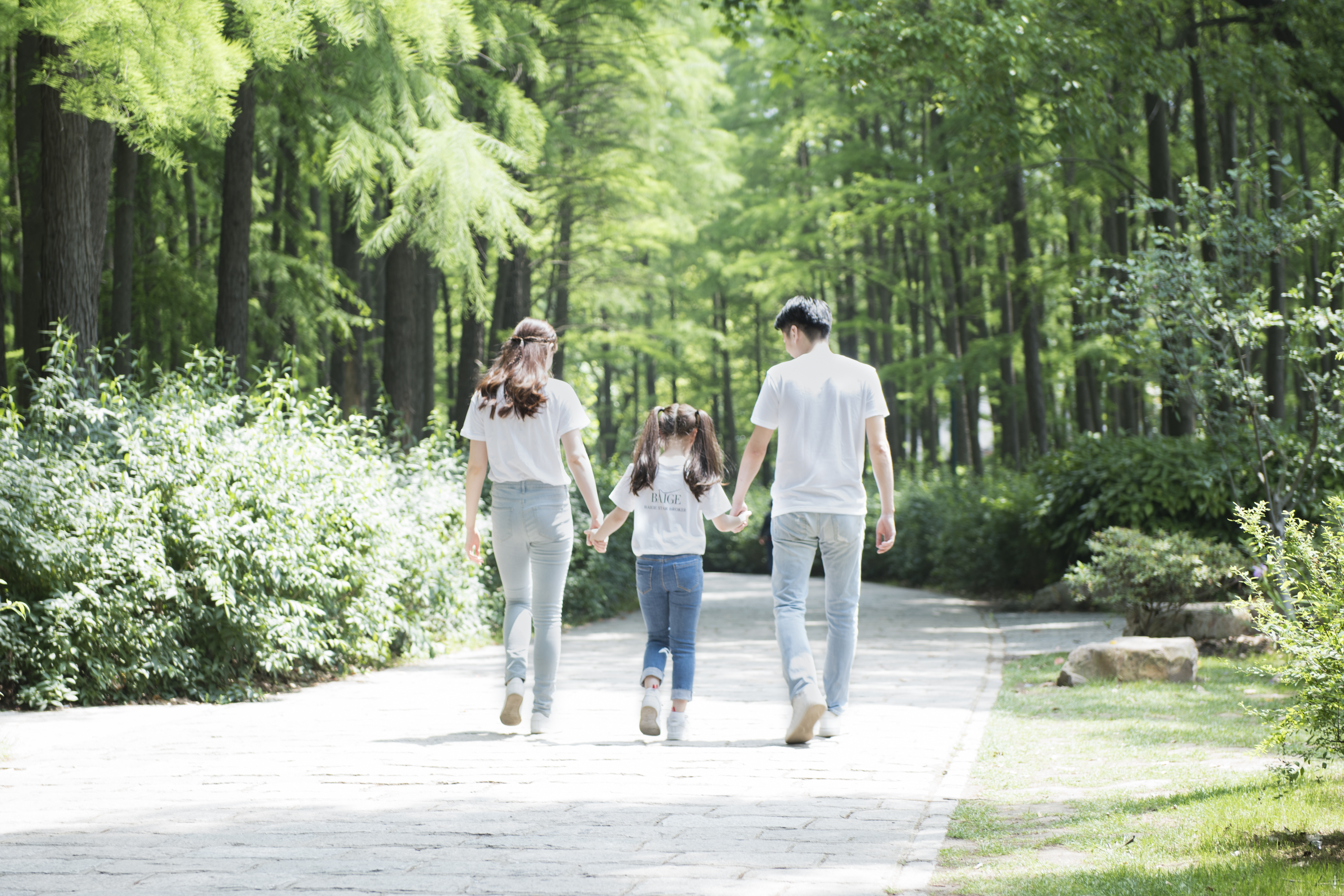 四部门：鼓励每年最多开展四次春秋游，支持发放文旅消费券、电影券