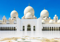 携程最新发布《2025年全球节演展赛+旅游年度报告》