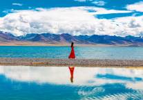 1190万元，卖了赛里木湖的“最佳机位”？