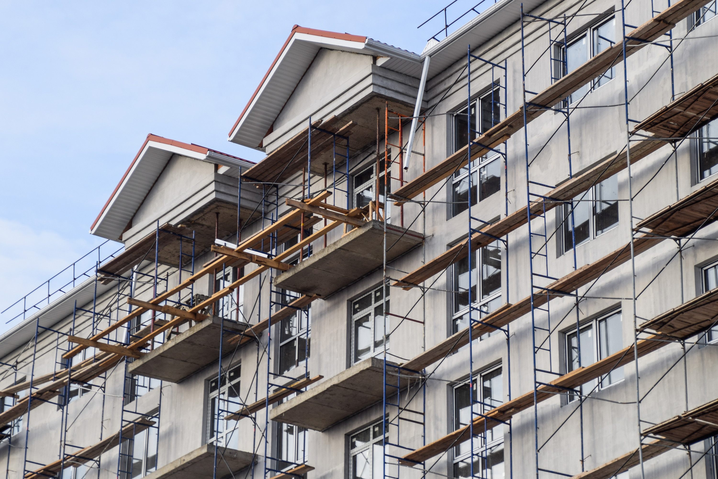 香港《简朴房条例》将施，关注安置与公屋