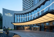 惊艳！招商蛇口旗下深圳南山伊敦酒店唯美亮相第43届粵港澳大湾区婚博会 