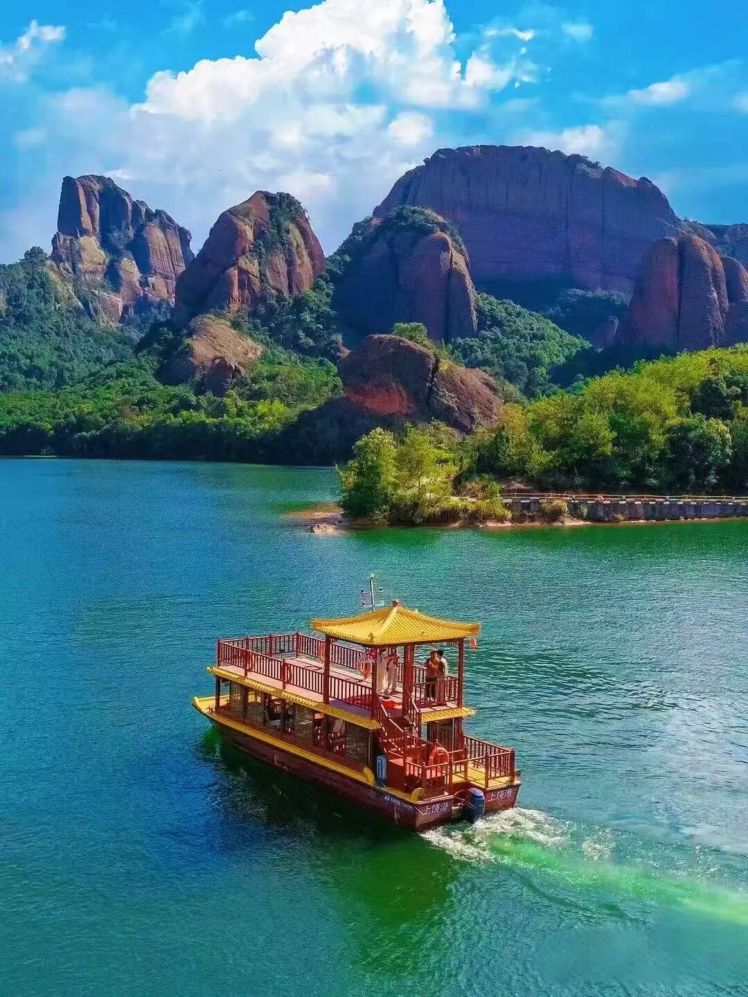 来龟峰“马”上好运！