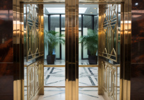 江苏昆山淀山湖世纪大酒店 100% 股权挂牌转让，估值 6100 万元