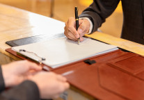 红土创新深圳安居REIT运营管理机构董事长变更为袁虎林