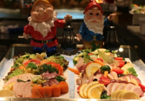 柳州富力万达嘉华酒店推出美食汇餐厅璀璨圣诞主题自助晚宴