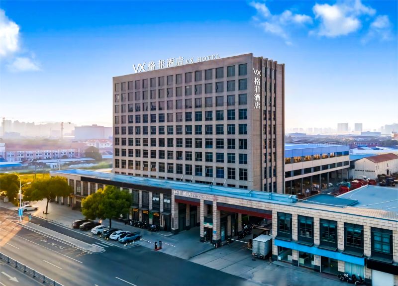  逛南长街灯会、探古镇年味，住格菲更从容