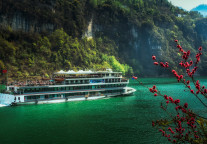 河南造最大船舶成功吉水，服务长江三峡旅游