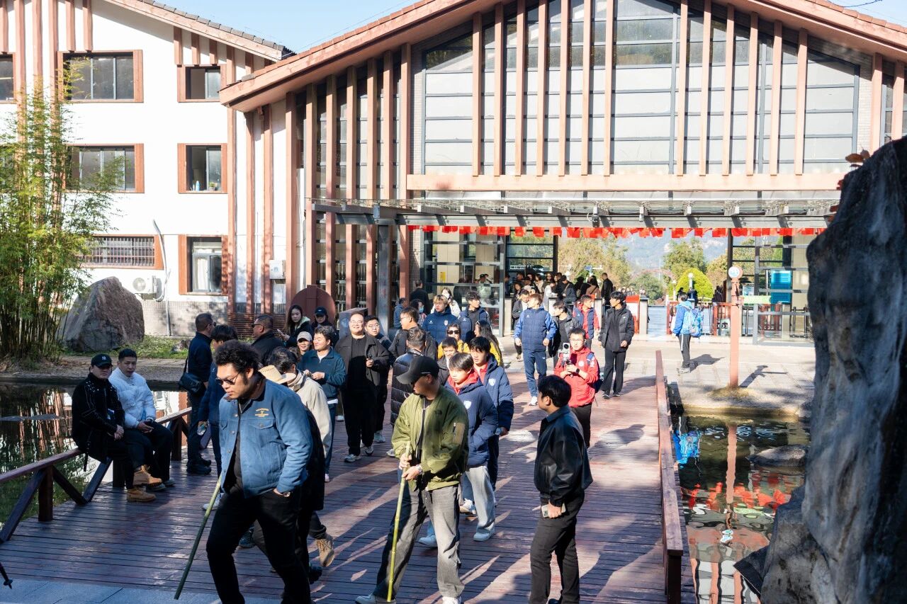 跨越千里，共赴绿茵！“赣超”宜春队携手“蒙超”通辽队同游明月山！