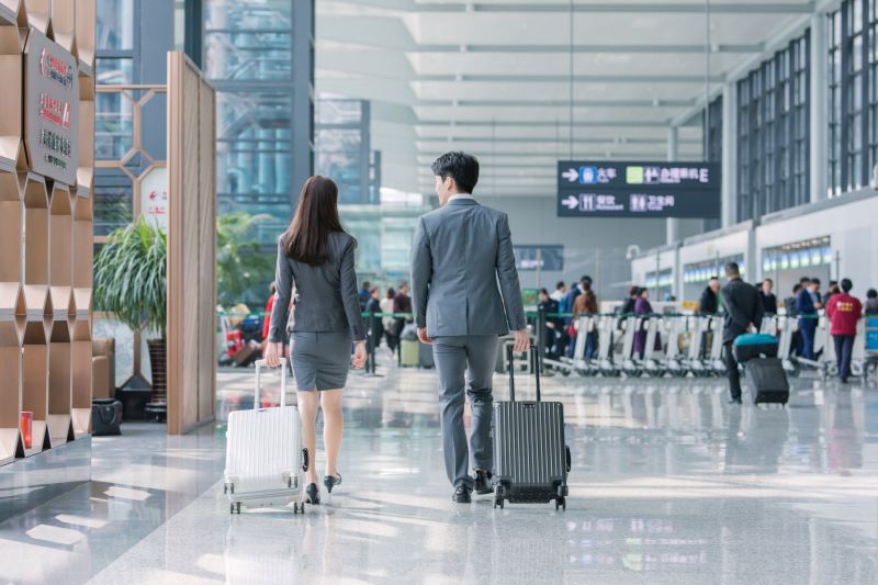  启幕空港，悦享东方——新郑机场店开业，让每一次中转都成惬意时光