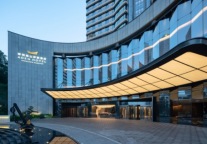 招商蛇口旗下招商伊敦荣获“2025中国酒店门墩儿奖”多个奖项！