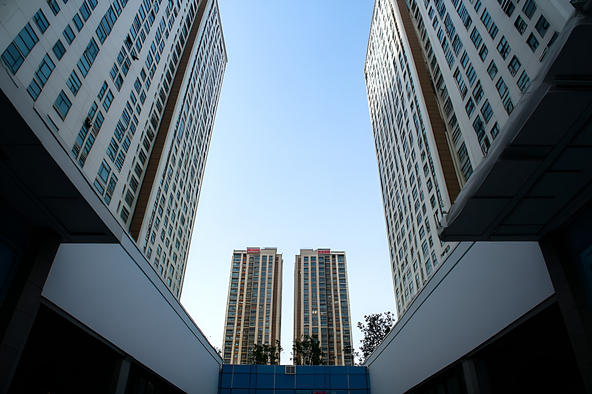 6.5亿元，上海杨浦区五角场辉盛坊公寓酒店出售