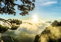 黄山旅游：国庆前6天待游客19.98万人 同比增长7.54%