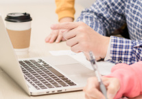 宋城演艺：公司已完成工商变更登记并换发营业执照