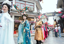 假期首日三河古镇超超超多人！这里有你吗？