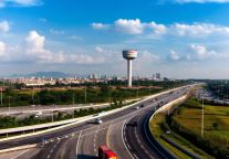 这届年轻人，都把服务区玩成“景区”了