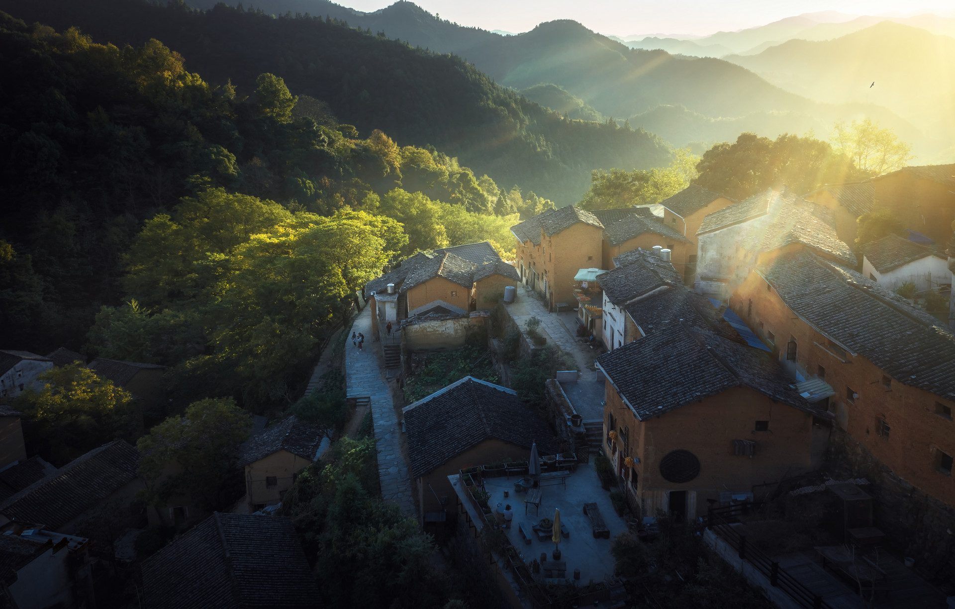 江苏等多地公布国庆假期首日旅游数据