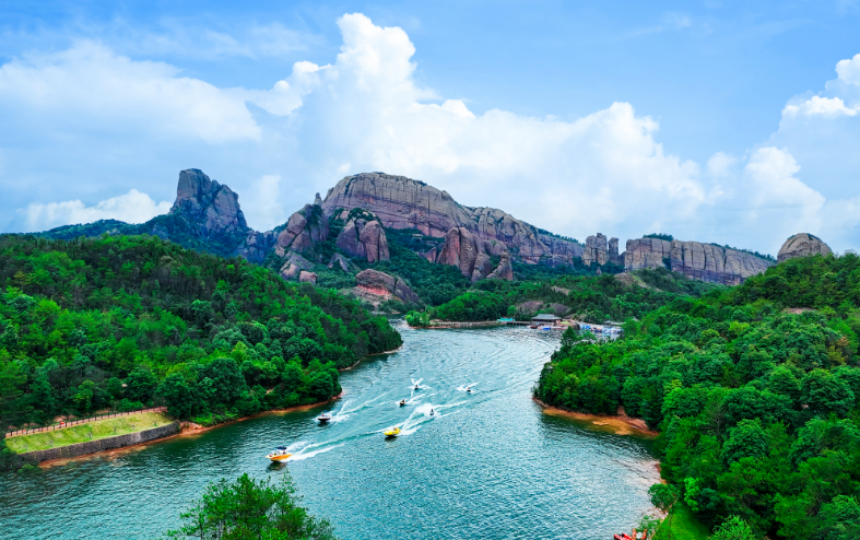 入职即享 “天然氧吧” 办公环境！龟峰景区热门岗位虚位以待，就等你来！