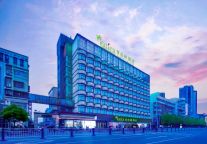 阜阳国贸旁的舒适坐标：青皮树酒店，交通、商韵、惬意全拥有 