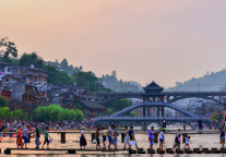 2025年国庆中秋假期国内出游8.88亿人次