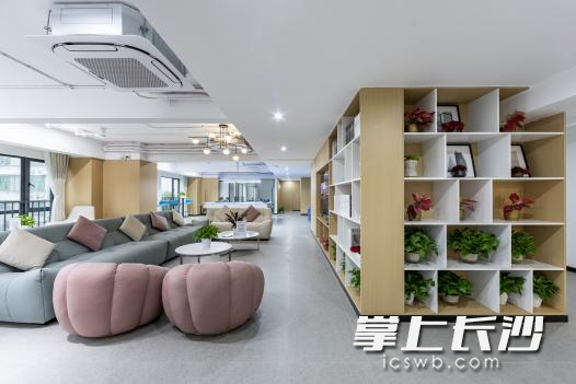 f92e08a392279edbd39e2e0f22bfd8cewatermark688b6357f3bc0.png