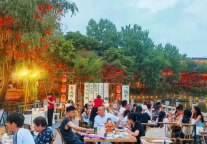 夜游上新！山海关景区湖畔浑锅宴今日鲜香来袭
