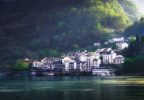 途牛《2025国庆中秋出游消费盘点》：“度假+探亲”需求旺，自驾游、自由行成境内游主流