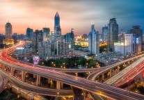 华强方特2025年上半年营收同比下降17.87% 