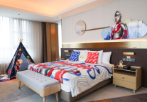 佳木斯万达锦华酒店推出奥特曼主题房，开启家庭出游的光之冒险