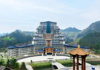 黔南度假新坐标！紫林山豪利维拉：星空映林海，黔味佐山风