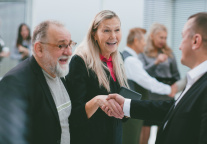 中方针对俄罗斯推出免签政策，优化两国人员入境流程