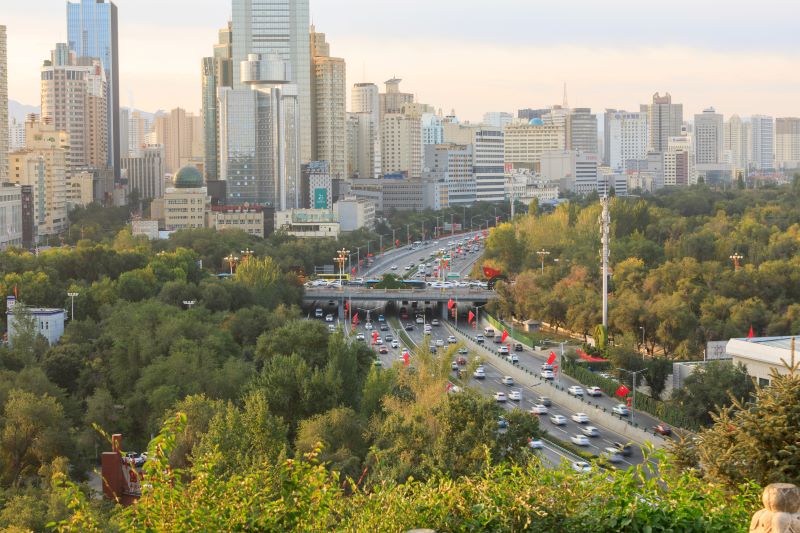摄图网_501557959_新疆乌鲁木齐市红山公园俯视图（企业商用）.jpg