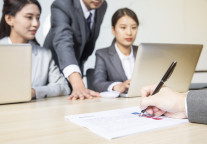 镇海海江投资拟无偿划转镇海文旅45%股权