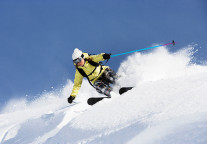 2025冬博会开幕 产业规模将达10053亿元