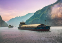 长江干线单日水上客运量迎来客流高峰